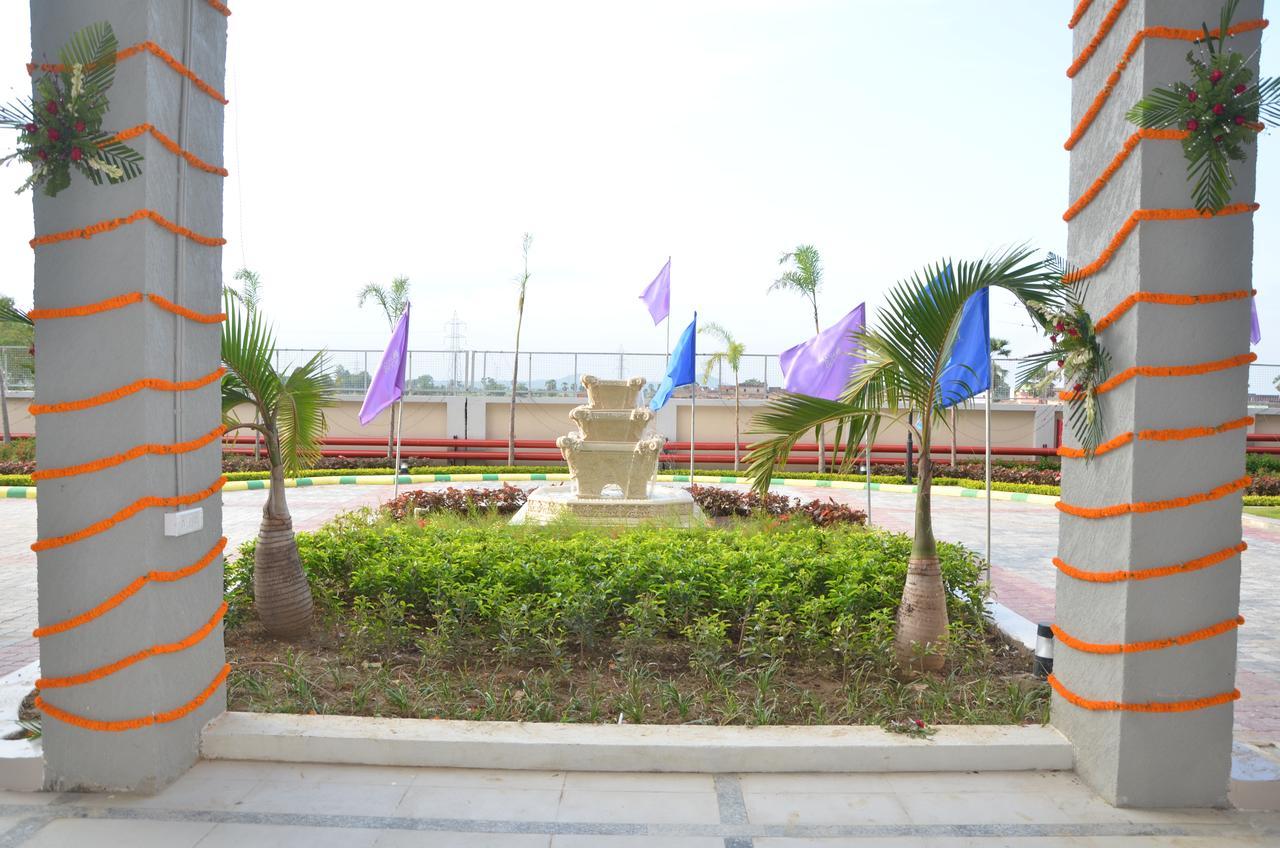 Maha Bodhi Hotel.Resort.Convention Centre Εξωτερικό φωτογραφία